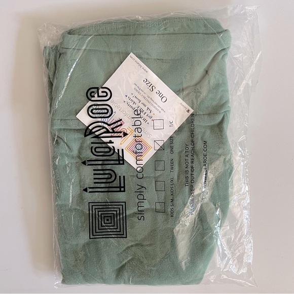 Lularoe solid color green leggings OS - Picture 1 of 4
